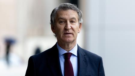 El presidente del PP, Alberto Núñez Feijóo, durante un desayuno informativo organizado por La Razón, este martes