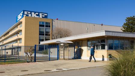 Imagen de la entrada principal a la planta de SKF en Tudela