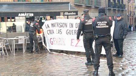 Protesta por la concesión de la Medalla de Oro a Torres
