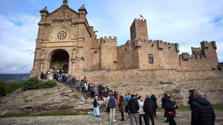 Fotos de la misa en el castillo de Javier por el Día de Navarra y la festividad de San Francisco Javier