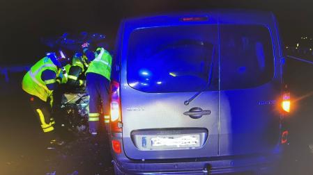 Vehículos siniestrados en Muíños (Ourense)