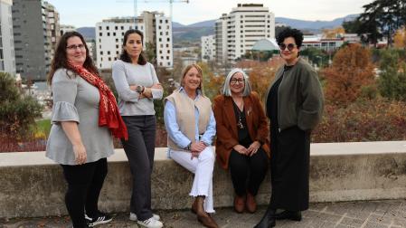 De izda a dcha: Ainara Duque, María Sola, Iranzu Ostolaza, Mariluz Sanz y Silvia Saldaña.