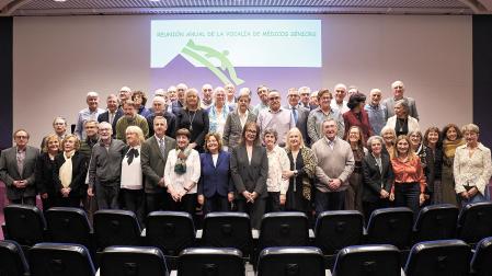 Médicos jubilados este año junto con honoríficos (70 años) durante el homenaje anual que organiza el Colegio de Médicos con su presidente, Tomás Rubio, al frente