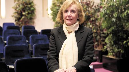 Carmen Ezpeleta Baquedano posa durante el acto en el Colegio de Médicos