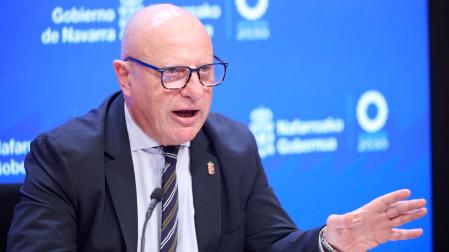 El consejero de Educación del Gobierno de Navarra, Carlos Gimeno, en la rueda de prensa ofrecida este jueves