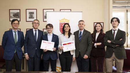 Manuel Landecho, Enrique Ordieres (Cinfa), Ferrán Capell, Marta Romera, Tomás Rubio (Colegio Médicos) María e Ignacio Landecho.