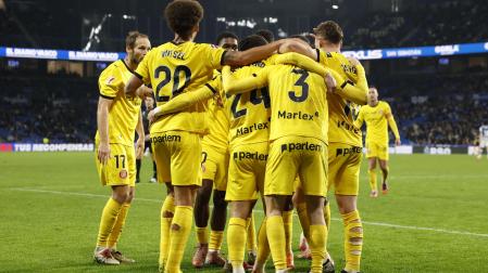 Los jugadores del Girona celebran el segundo gol en Anoeta