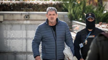 El socio empresario de Servinabar, Antxon Alonso Egurrola, a su salida de la Audiencia Nacional