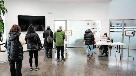 La casa consistorial de Zizur Mayor acogió uno de los centros de votación para la consulta popular