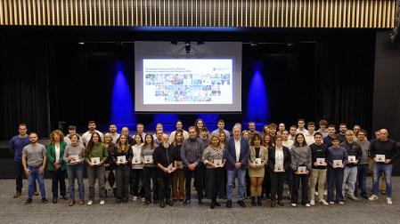 Foto de familia de los homenajeados