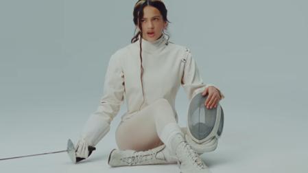 Rosalía, en el videoclip de 'La perla'