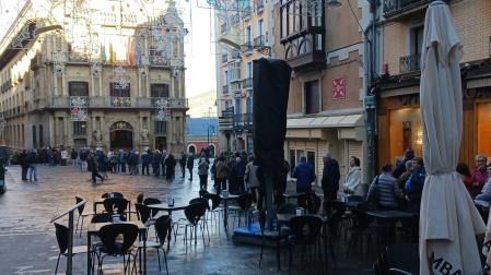 La fila, hasta la calle Calceteros