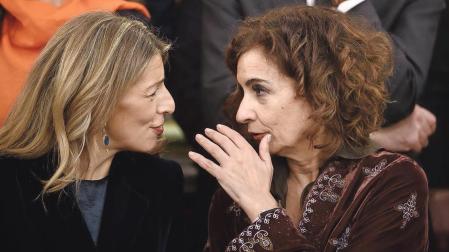 Las dos vicepresidentas del Gobierno, Yolanda Díaz y María Jesús Montero, el pasado 6 de diciembre, en un acto en el Congreso.