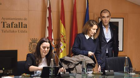 Los cuatro ediles de UPN, en la imagen tres de ellos, Amaya Orduña, Egipto Flamarique y Ángel Ansa, votaron en contra