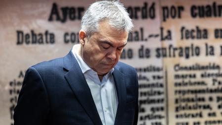 Santos Cerdán, antes del inicio de la comisión del Senado del pasado miércoles 17 de diciembre