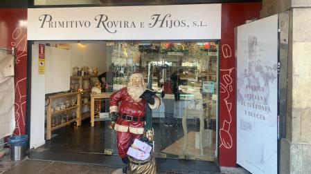 La turronería Primitivo Rovira e Hijos ha vuelto por unos días a la plaza del Castillo de Pamplona