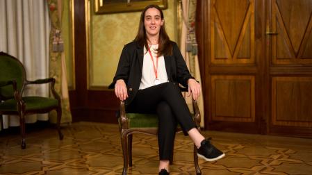 Marta Unzué, en el Palacio de Navarra, tras recibir la medalla de plata al mérito deportivo del Gobierno foral, el pasado día 17.