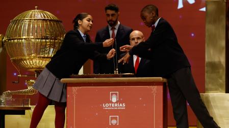 Los niños que han cantado el segundo premio