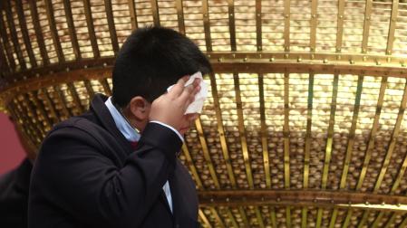 Uno de los niños de San Ildefonso, durante el Sorteo de Navidad