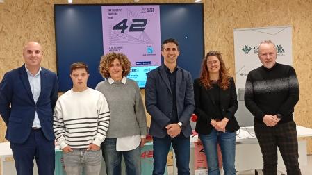La organización del Beste Iruña realizó ayer la presentación oficial de la 42ª San Silvestre de Pamplona.