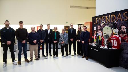 Responsables políticos y de la exposición durante la puesta de largo del evento