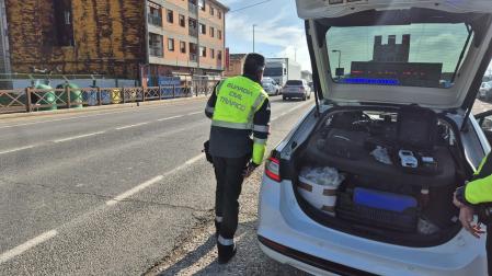 Agentes de Guardia Civil, en el lugar del suceso