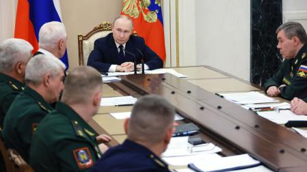 El presidente ruso, Vladimir Putin, preside una reunión para discutir la "operación militar especial" de Rusia en Ucrania