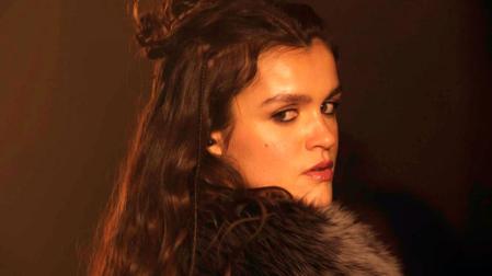 Amaia Romero interpretó su canción 'Aralar' en el especial de Nochevieja de La 1 con una actuación que realizó en el Monasterio de Irache