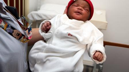 Salomé, hija de Jesús Bindang e Isabel Nchama Ncogo, es la primera persona que ha nacido en Navarra en 2026 en los hospitales del Servicio Navarro de Salud-Osasunbidea