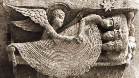 Escena que representa el sueño de los Reyes Magos en un capitel de la catedral francesa de Autun.