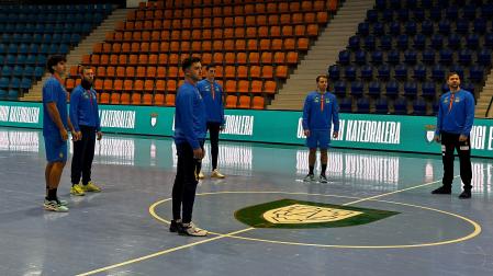 La selección española masculina de balonmano, en el pabellón Anaitasuna