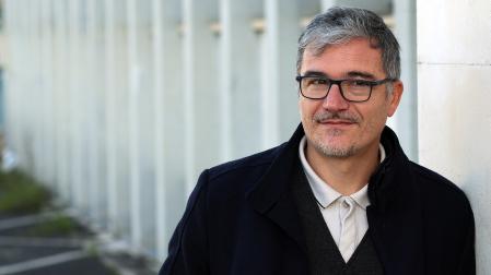 El escritor Per Gaztelu presentará ‘El Camaleón’ en Pamplona el próximo 15 de enero
