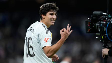 Gonzalo García celebra los tres goles ante el Betis