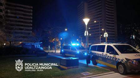 Agentes de la policía municipal durante una intervención este fin de semana.