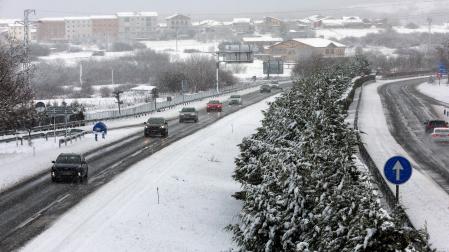 *A: JOSE CARLOS CORDOVILLA *F: 06-01-2026 *P: *L: ETXARRI ARANATZ *T: NIEVE. AUTOVIA DE LA BARRANCA AP 10.