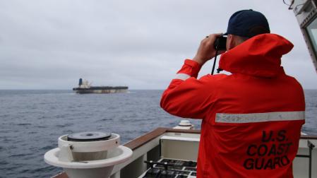 Imagen publicada en la cuenta oficial de X del Comando Europeo de los Estados Unidos en la que confirman la interceptación del 'Marinera'