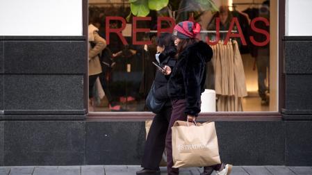 Comienzo de las rebajas de enero en Pamplona