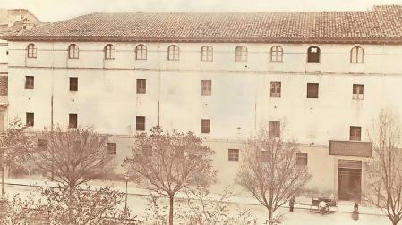 Edificio de la Casa de Misericordia en su primera ubicación, en el actual paseo de Sarasate