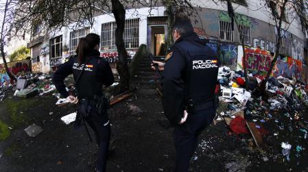 Agentes de Policía Nacional en la antigua ikastola Jaso