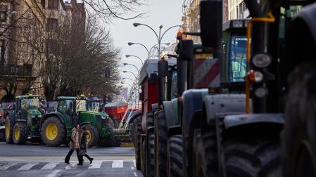 Foto de los tractores que han recorrido las calles del centro de Pamplona
