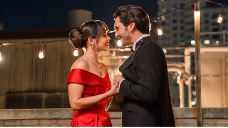 Yon González interpreta a Alberto Márquez en la serie ‘Velvet, el nuevo imperio’, adaptación americana de 'Velvet'