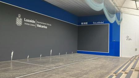 REMOZADO.  El frontón Arretxe de Valcarlos se estrena remozado en el Campeonato de Parejas