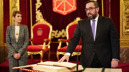 Javier Remíez toma posesión como vicepresidente primero, portavoz y consejero de Presidencia e Igualdad