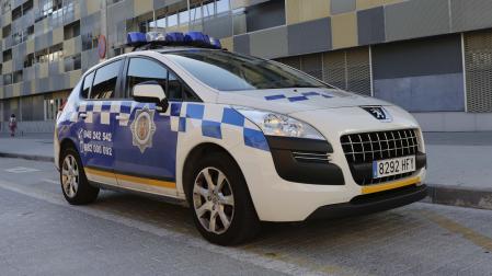 * A: J.A. GOÑI * F: 25-05-2017 * P: * L: BURLADA * T: NUEVA ROTULACION VEHICULOS POLICIALES