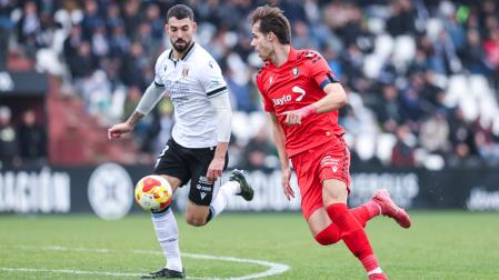 Ander Yoldi, capitán de Osasuna Promesas, ante el Mérida