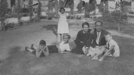 RETRATO DE FAMILIA EN VILLA ADRIANA.