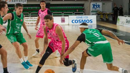 Fabio Santana, reciente fichaje del Castillo de Gorraiz Valle de Egüés, ya debutó en Cáceres