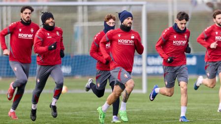 La plantilla se ejercitó ayer en Tajonar después de caer en Girona.