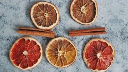 Hervir cáscaras de mandarina con canela: para qué sirve y por qué se recomienda para casa