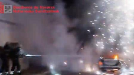 El incendio ha provocado varias explosiones en la calle